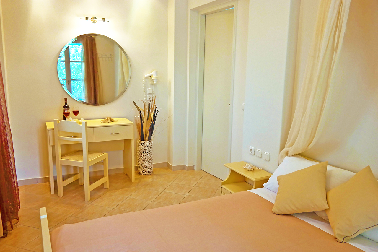 Agia Anna Family Hotel